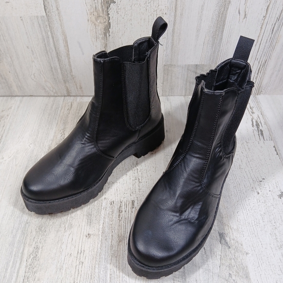 Dirty Laundry Black Ankle Boots with Chunky Sole and Elastic Side Panels #1419 - Picture 2 of 12